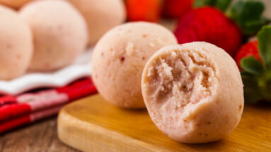 Keto Strawberry Cheesecake Fat Bombs