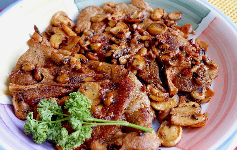 Keto Pork Steak With Garlic Butter Mushroom