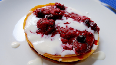 Cream cheese pancake with berries compote
