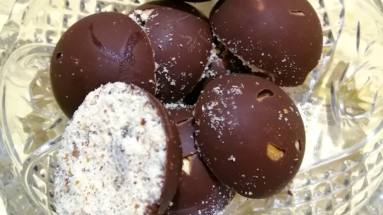 Keto Peanut Chocolate Cups